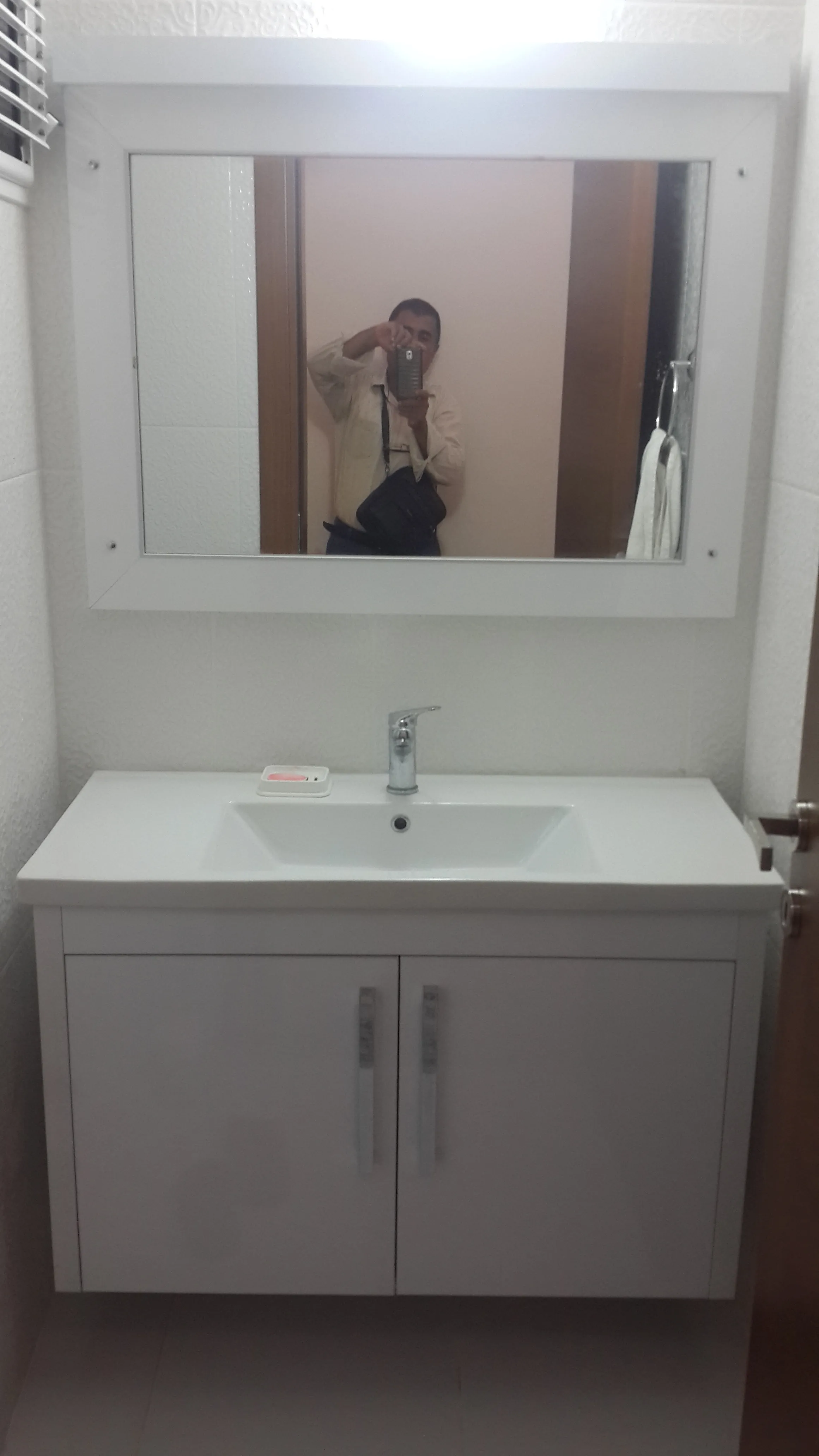 Modern Banyo Dolabı Tasarımı